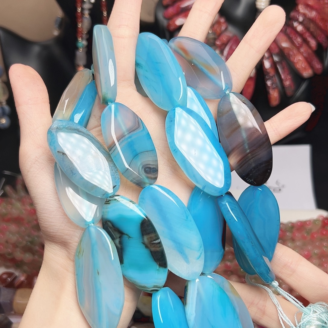 玛瑙/玉髓合金珠宝半成品x429。玛瑙椭圆吊坠一条