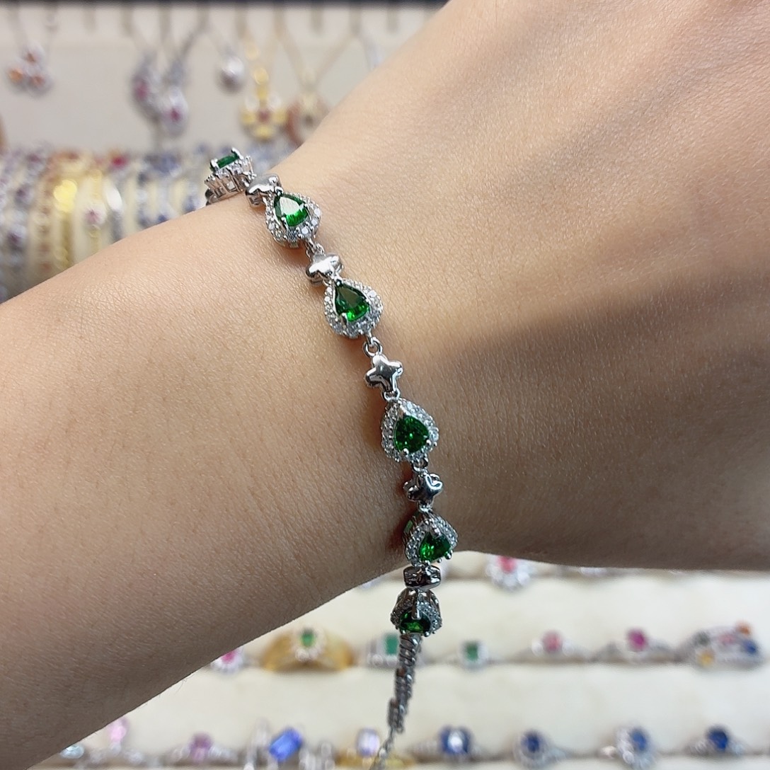 涵***又银S925镶嵌石榴石（沙弗莱）手链