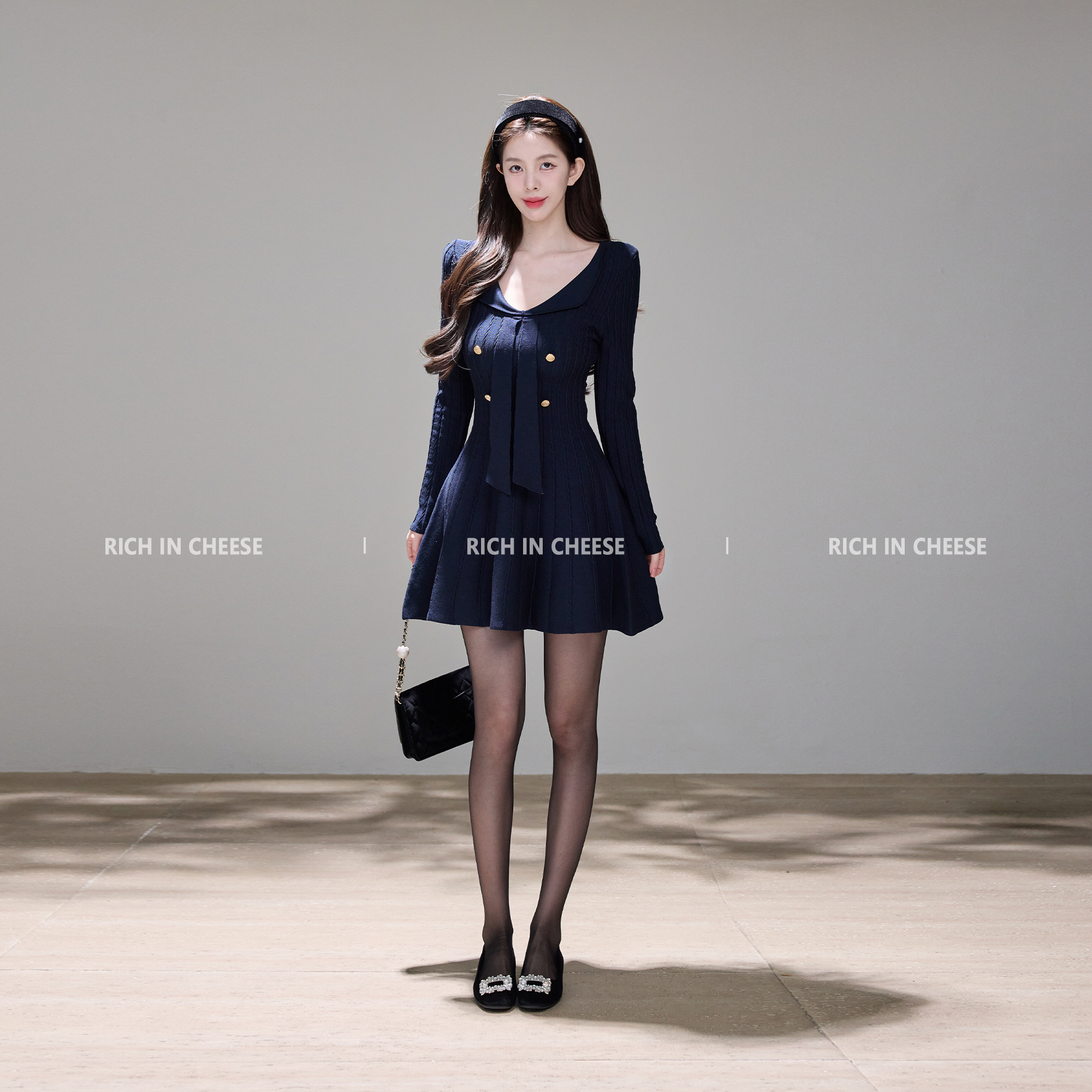 舒胡蕾 归国贵女 秋冬沪上千金感设计感气质百搭收腰针织连衣裙