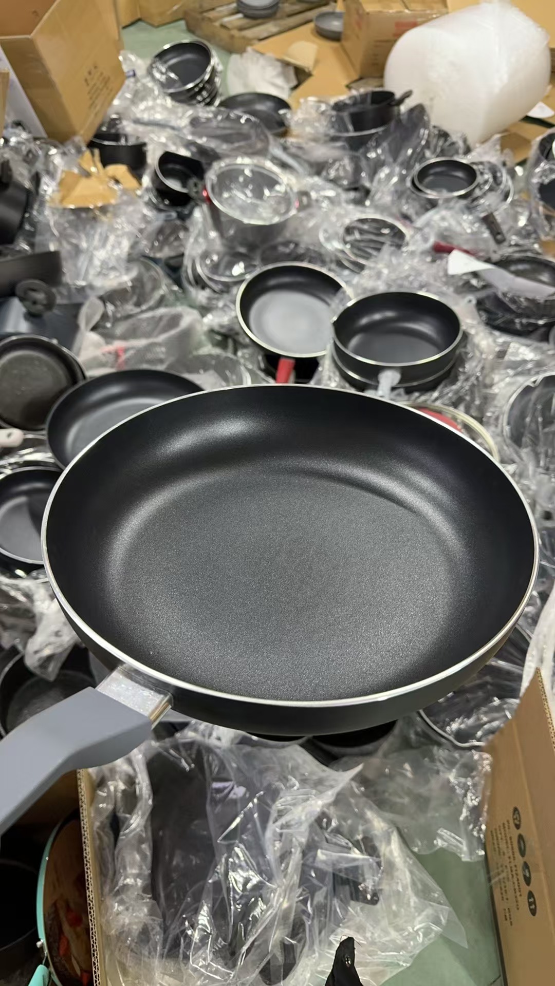A94炒锅煎锅不粘锅口径30高度6 外贸尾货部分微瑕，介意勿拍