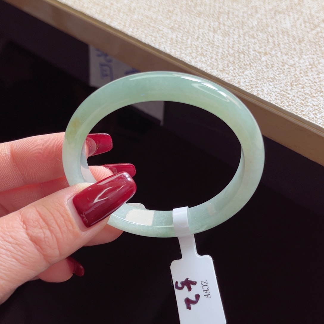 翡翠手镯未镶嵌手镯