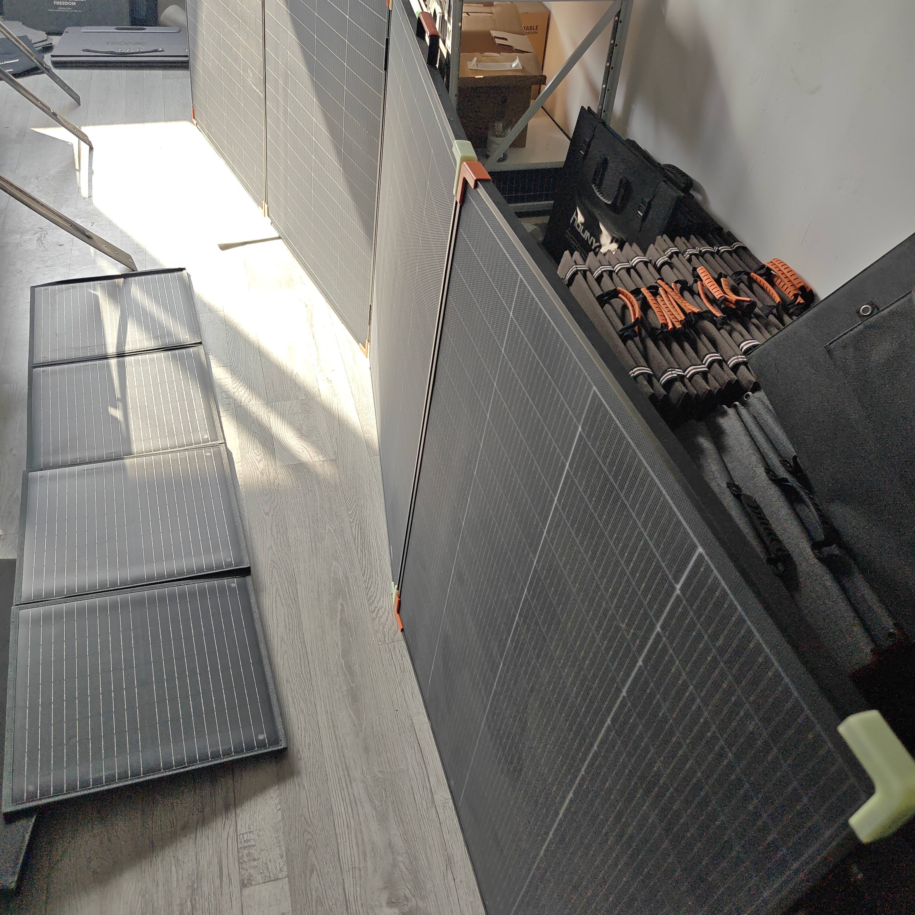 太阳能折叠板600瓦4折叠太阳能电池板