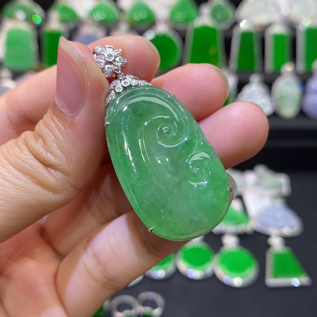 翡翠18K金镶嵌吊坠(不含链)