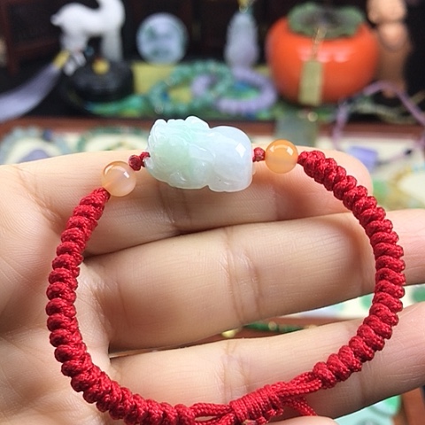 翡翠颈饰未镶嵌貔貅