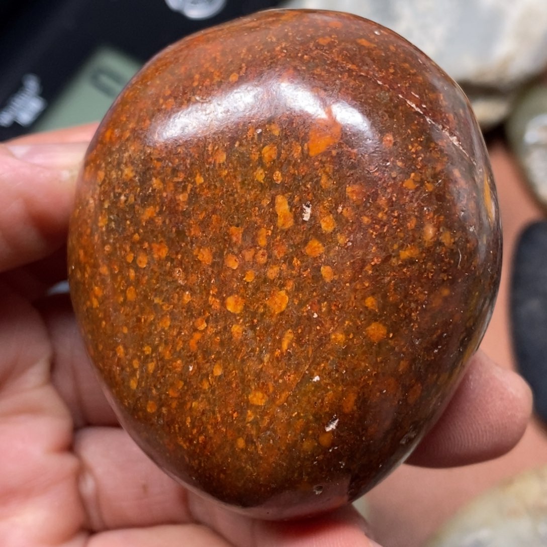 和田玉挂件足铂镶嵌