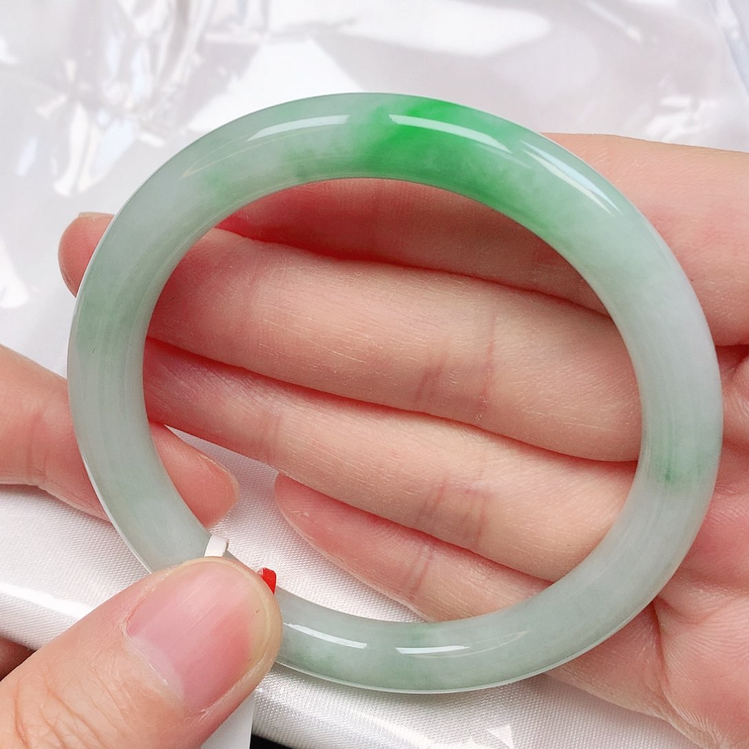 翡翠手镯未镶嵌抖音539