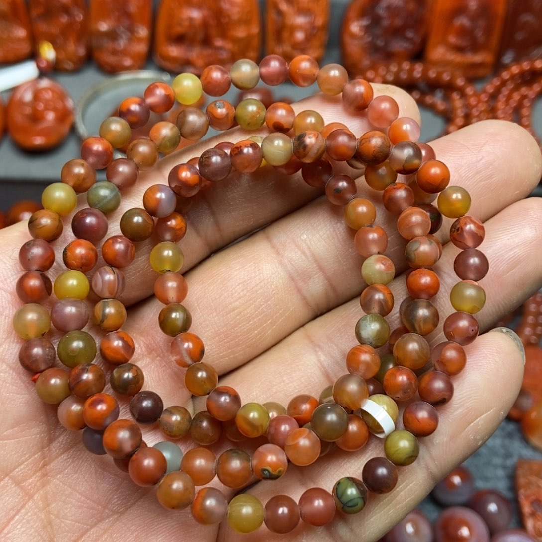 南红玛瑙手串未镶嵌5+’mm