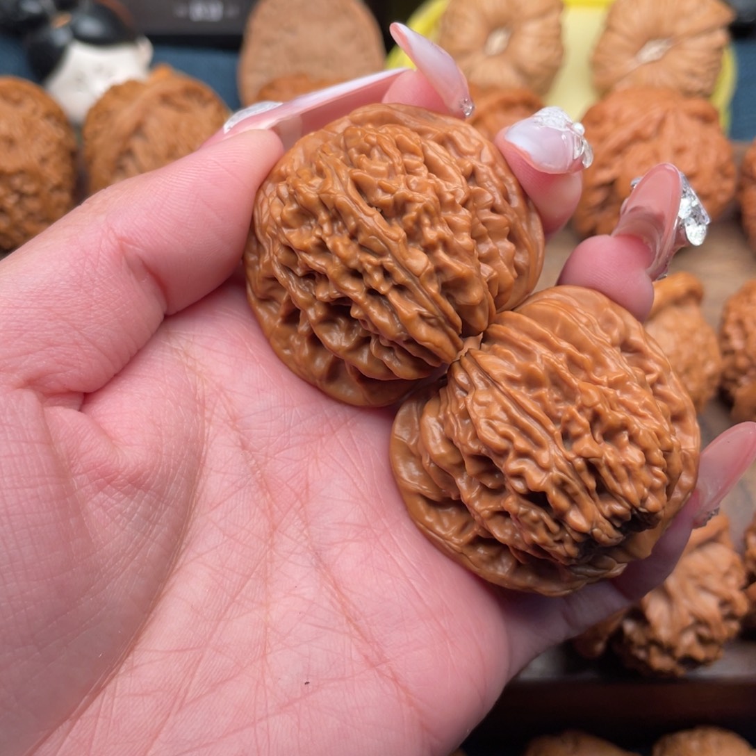 大***帅把件文玩核桃全品汉高楼，42