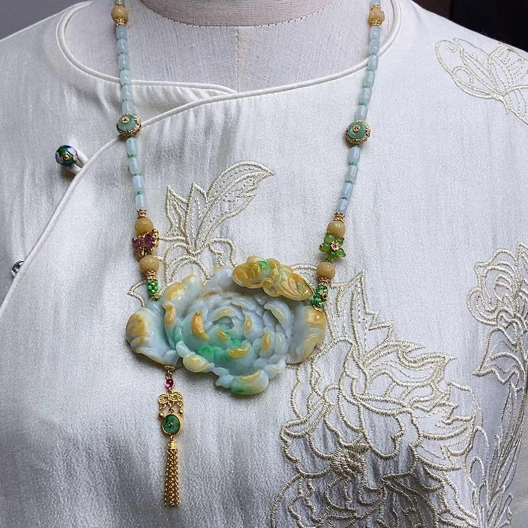 翡翠颈饰未镶嵌天然