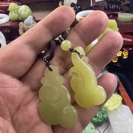 和田玉颈饰未镶嵌独**忆