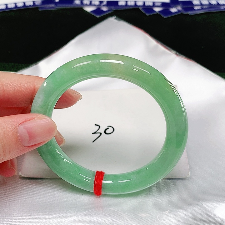 翡翠手镯（圆镯）未镶嵌