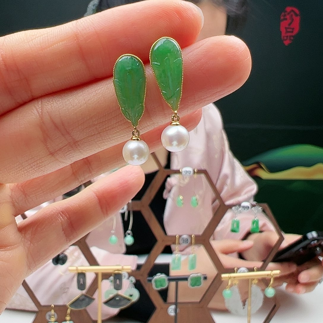 翡翠18K金镶嵌耳饰天然翡翠