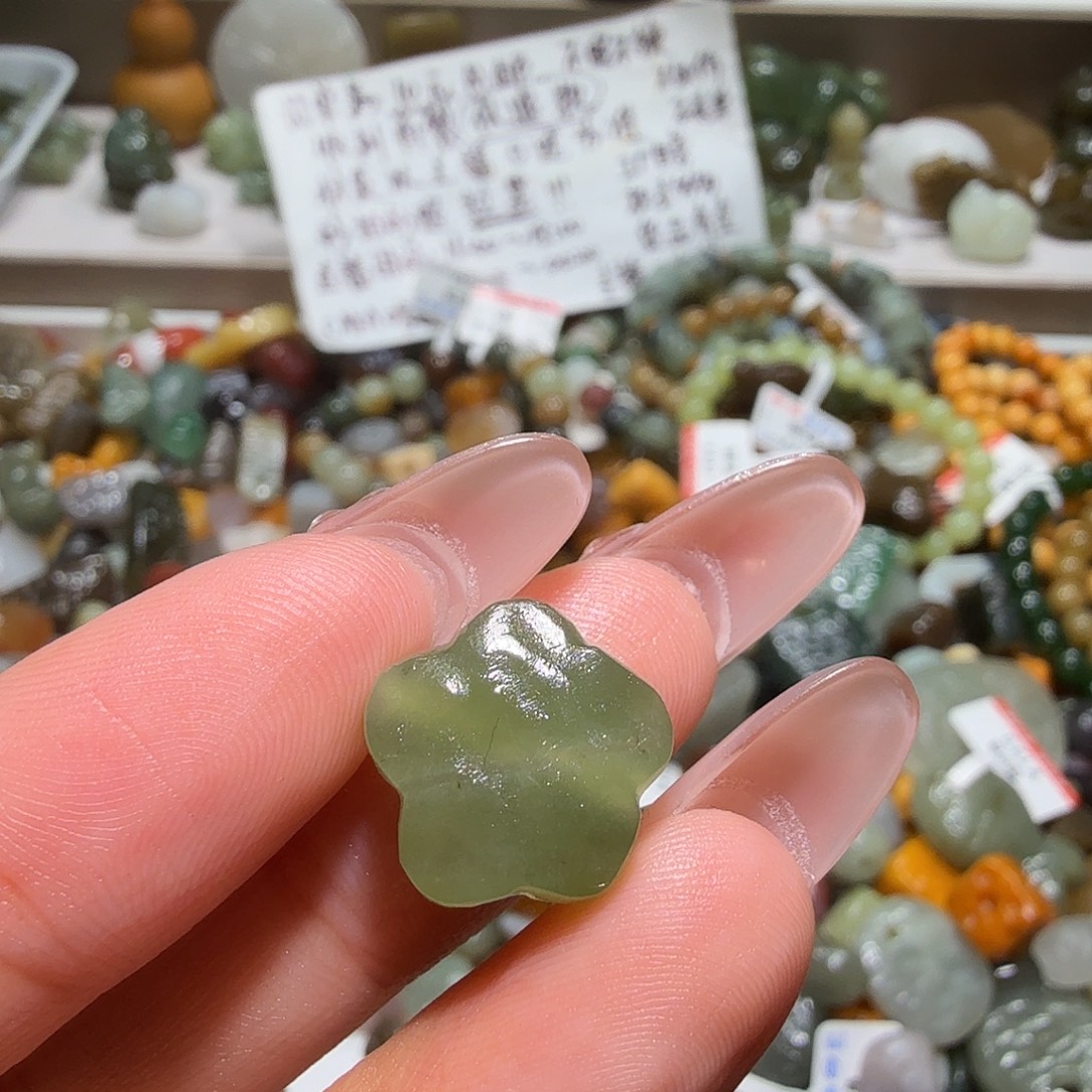 和田玉未镶嵌珠宝奇石