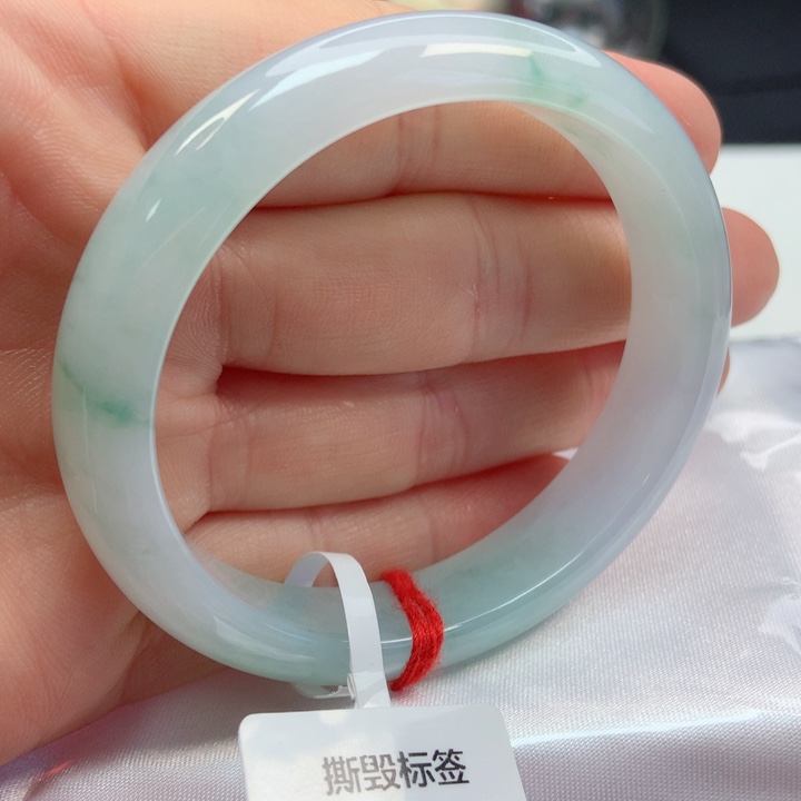 翡翠手镯未镶嵌咕****糖53圈贵妃