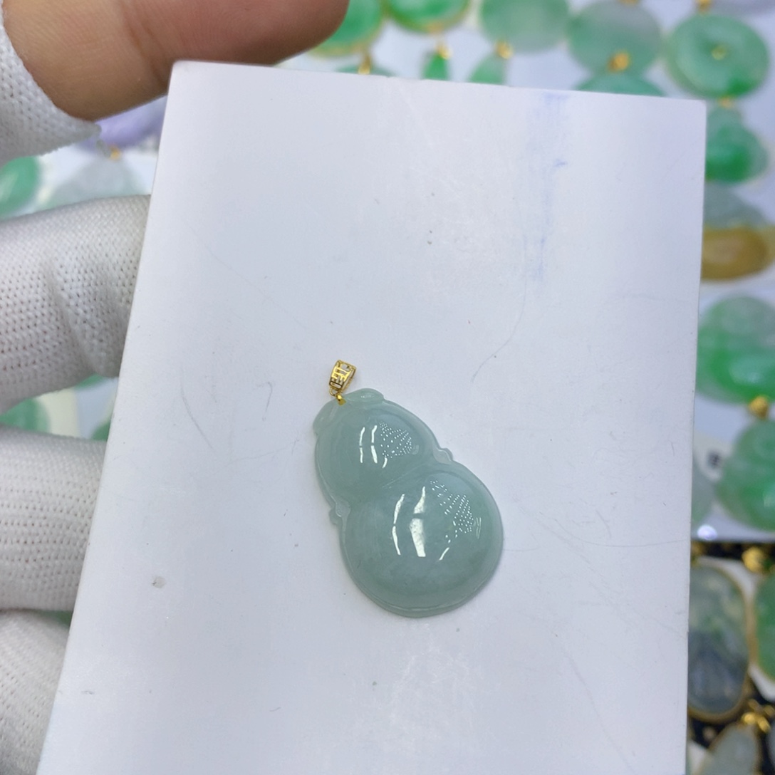 翡翠颈饰18K金镶嵌翡翠