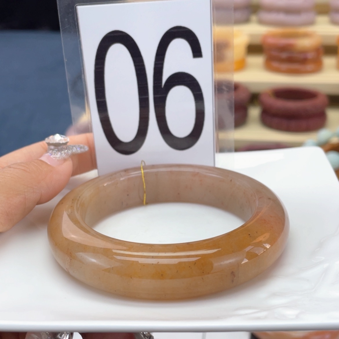 【闪购商品】石英质玉手镯未镶嵌