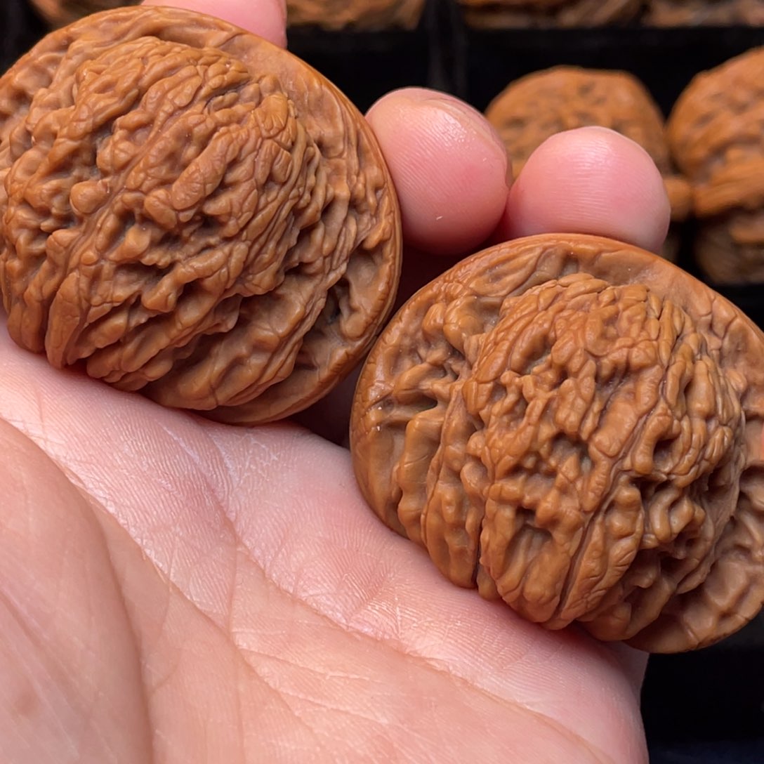 文玩核桃把件46尺寸秦王楼