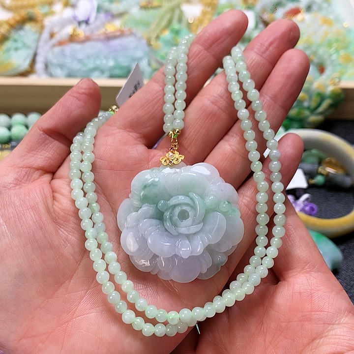 翡翠颈饰未镶嵌吊坠