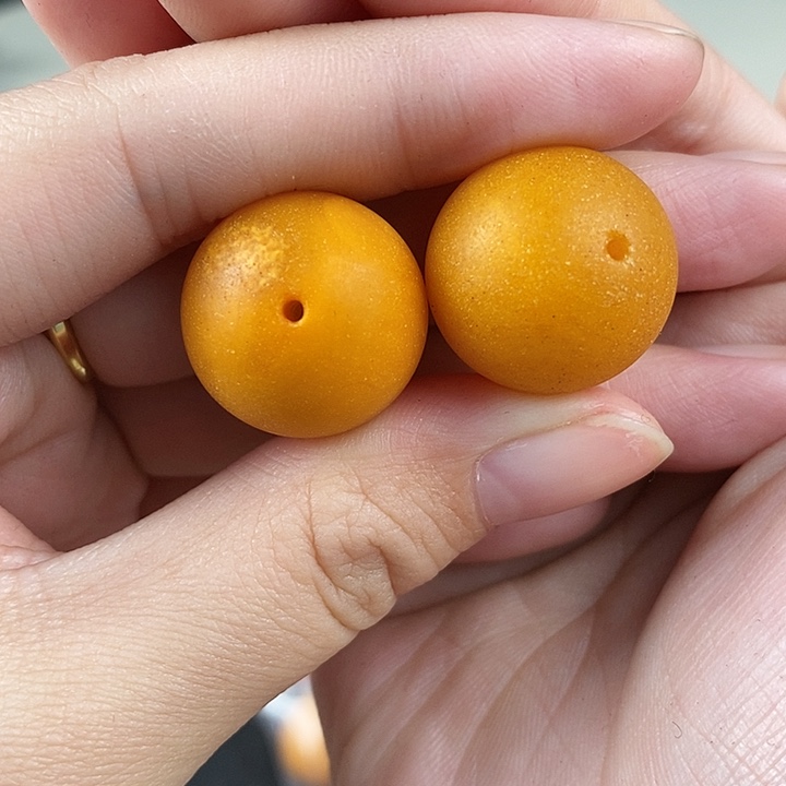 蜜蜡未镶嵌珠宝奇石