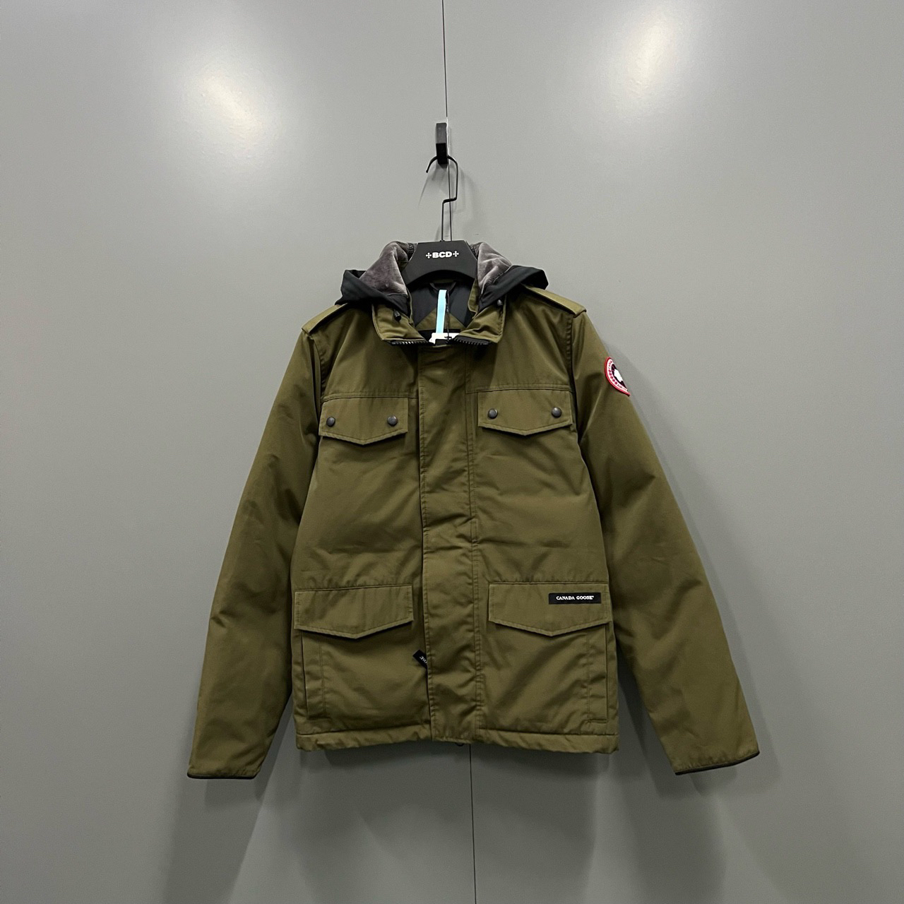 95新 CANADA GOOSE (ll) 加拿大鹅 军绿克外套 XS码/205128