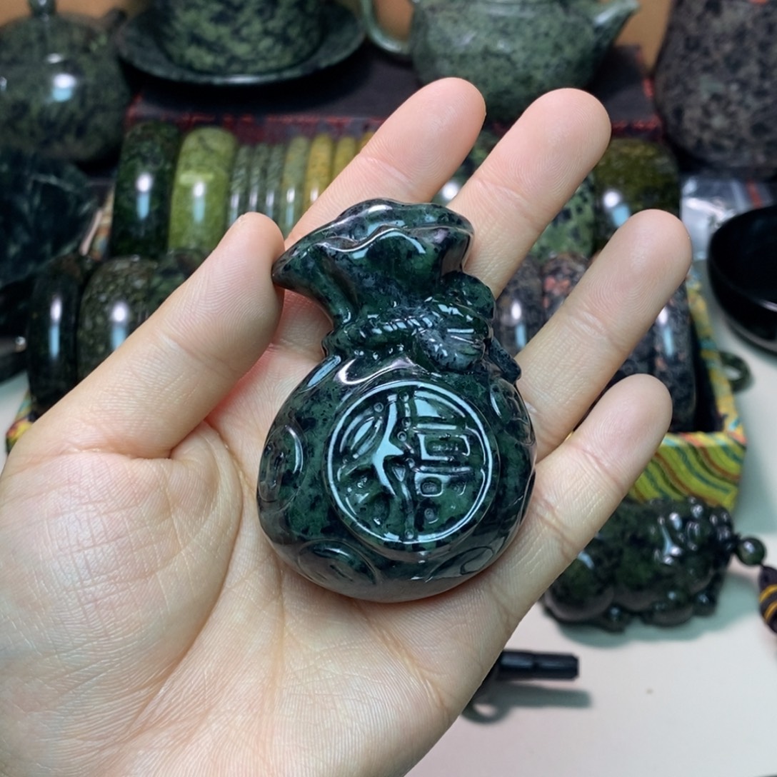 蛇纹石玉未镶嵌项链