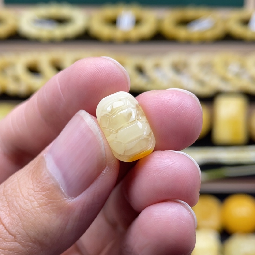 琥珀裸石未镶嵌琥珀蜜蜡