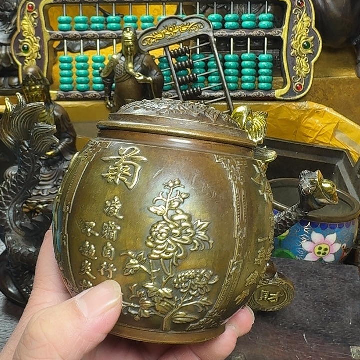 铜器摆件收收藏起来