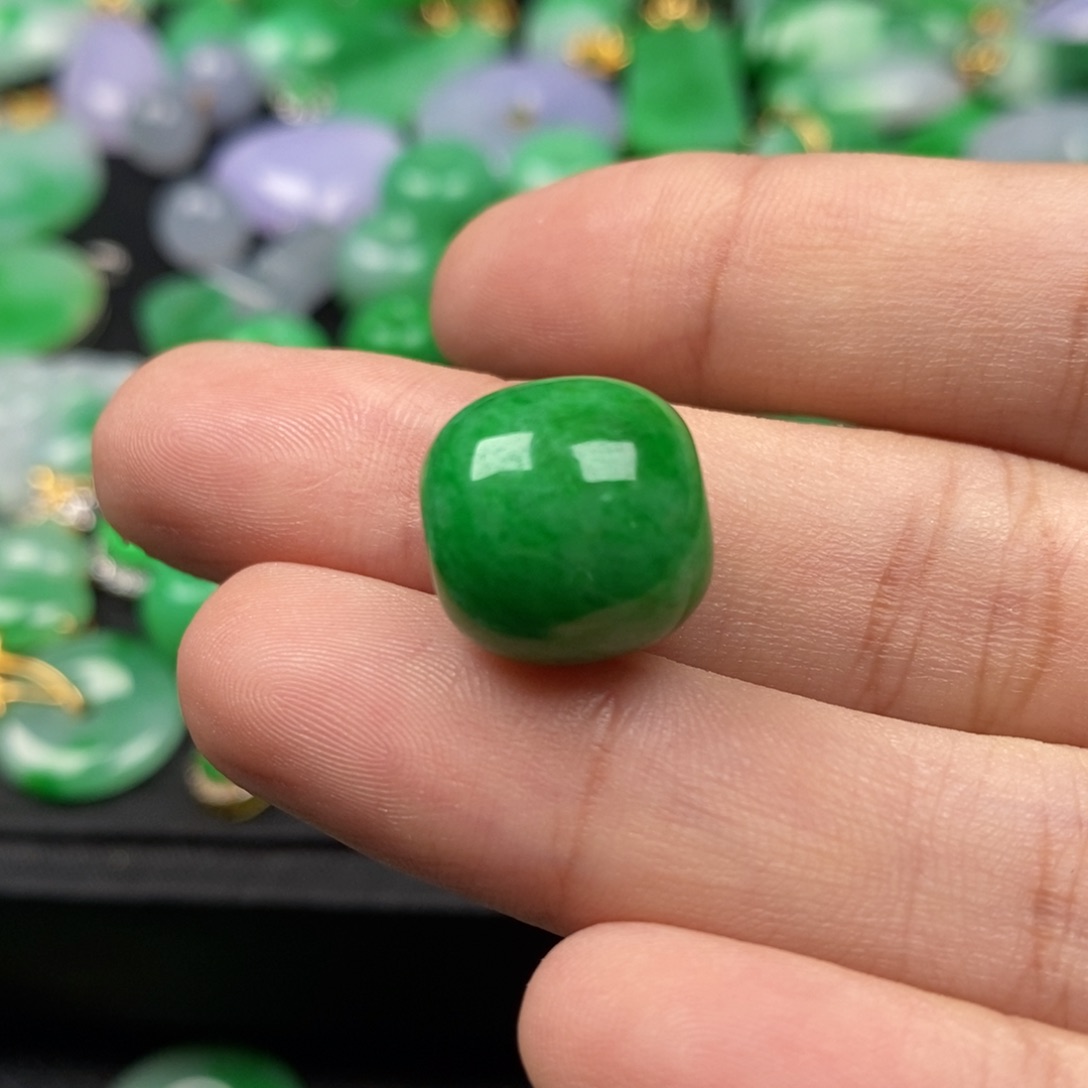 *****翡翠未镶嵌颈饰翡翠