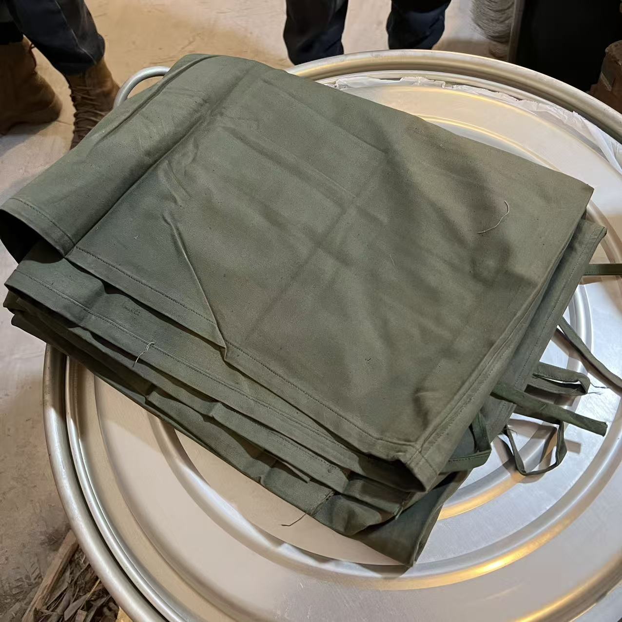 正品帆布雨披全新库存