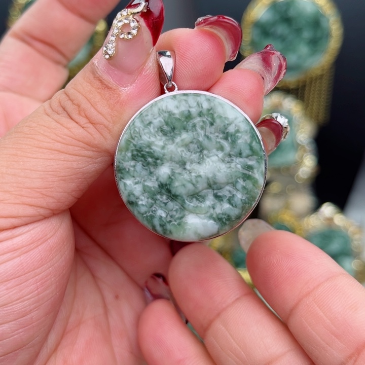 透闪石-蛇纹石玉颈饰银S925镶嵌