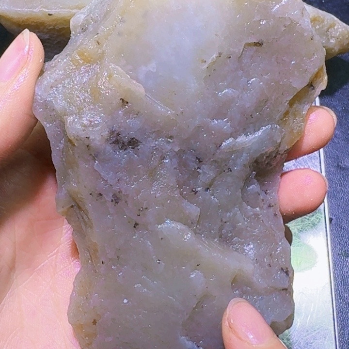 未镶嵌和田玉（糖玉）珠宝半成品