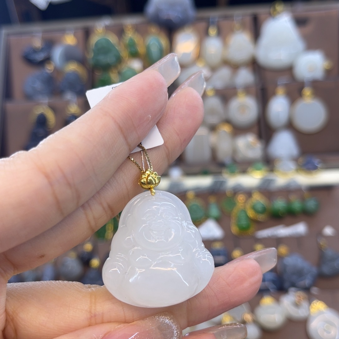 和田玉吊坠18K金镶嵌