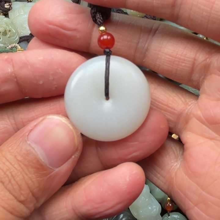 和田玉吊坠未镶嵌