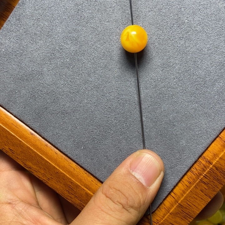 麗***麗琥珀未镶嵌裸石珠子