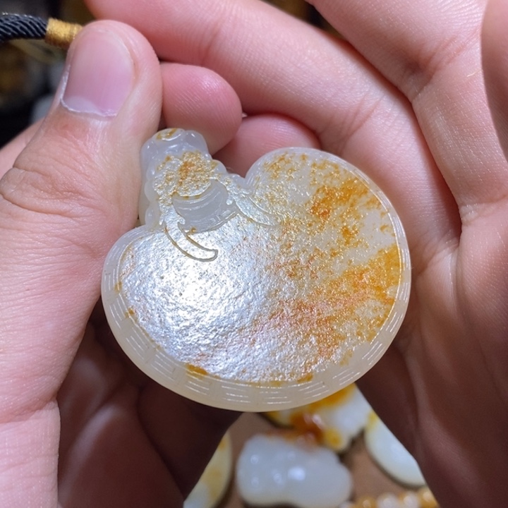 和田玉颈饰未镶嵌等*?