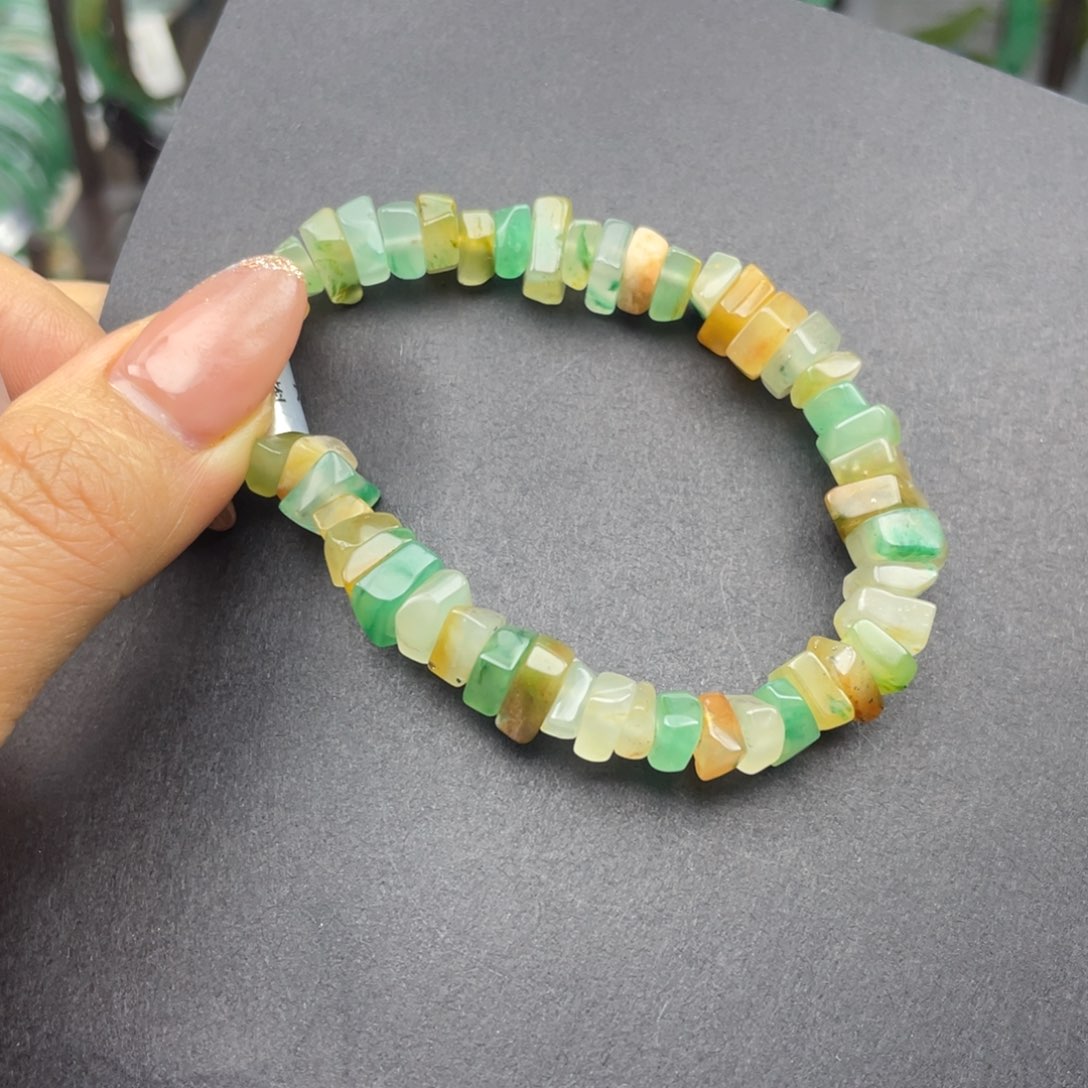 石英质玉（非洲翠）未镶嵌手镯