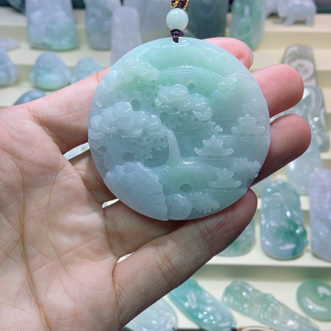 翡翠未镶嵌颈饰山水牌