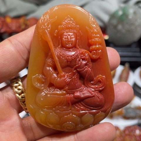 【闪购商品】未镶嵌石英质玉（黄龙玉）颈饰