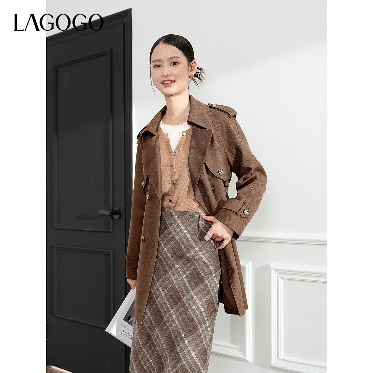 lagogo拉谷谷年新款美拉德系带插肩气质风衣女NCFF239A50