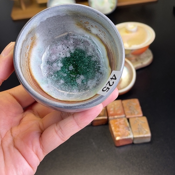 一***。燃薪柴烧茶器主人杯