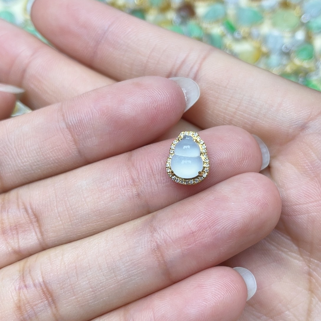翡翠吊坠(不含链)18K金镶嵌