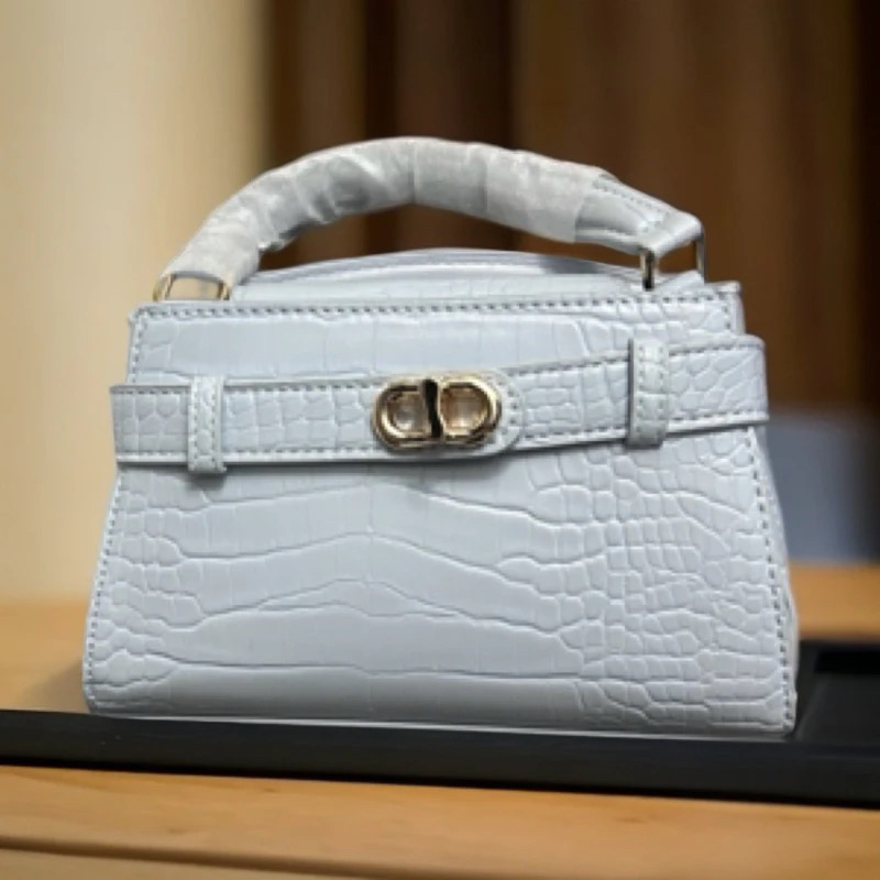 《群粉独享款》麻辣拌百搭小众包包，拍了群里看细节