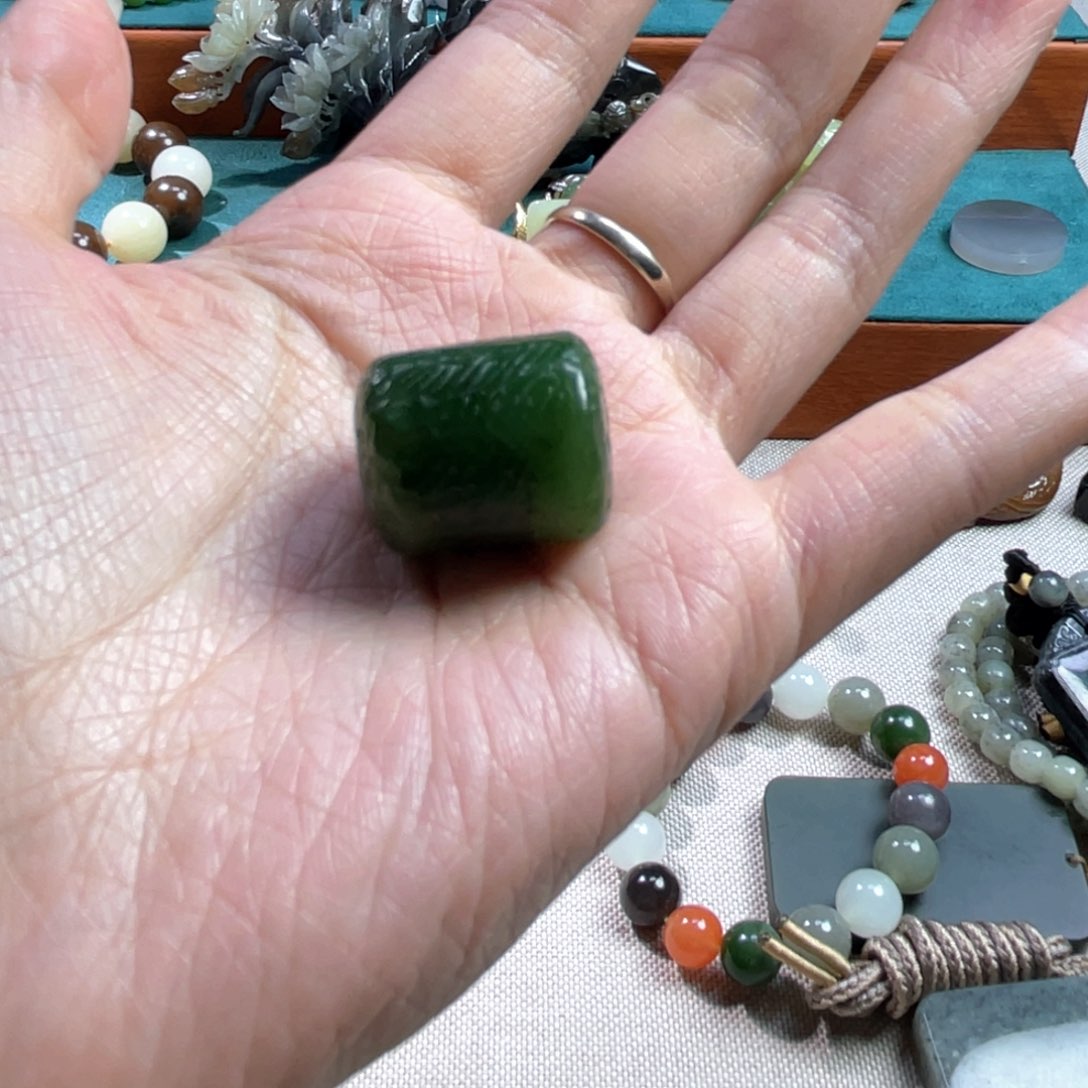 和田玉（糖玉）颈饰未镶嵌