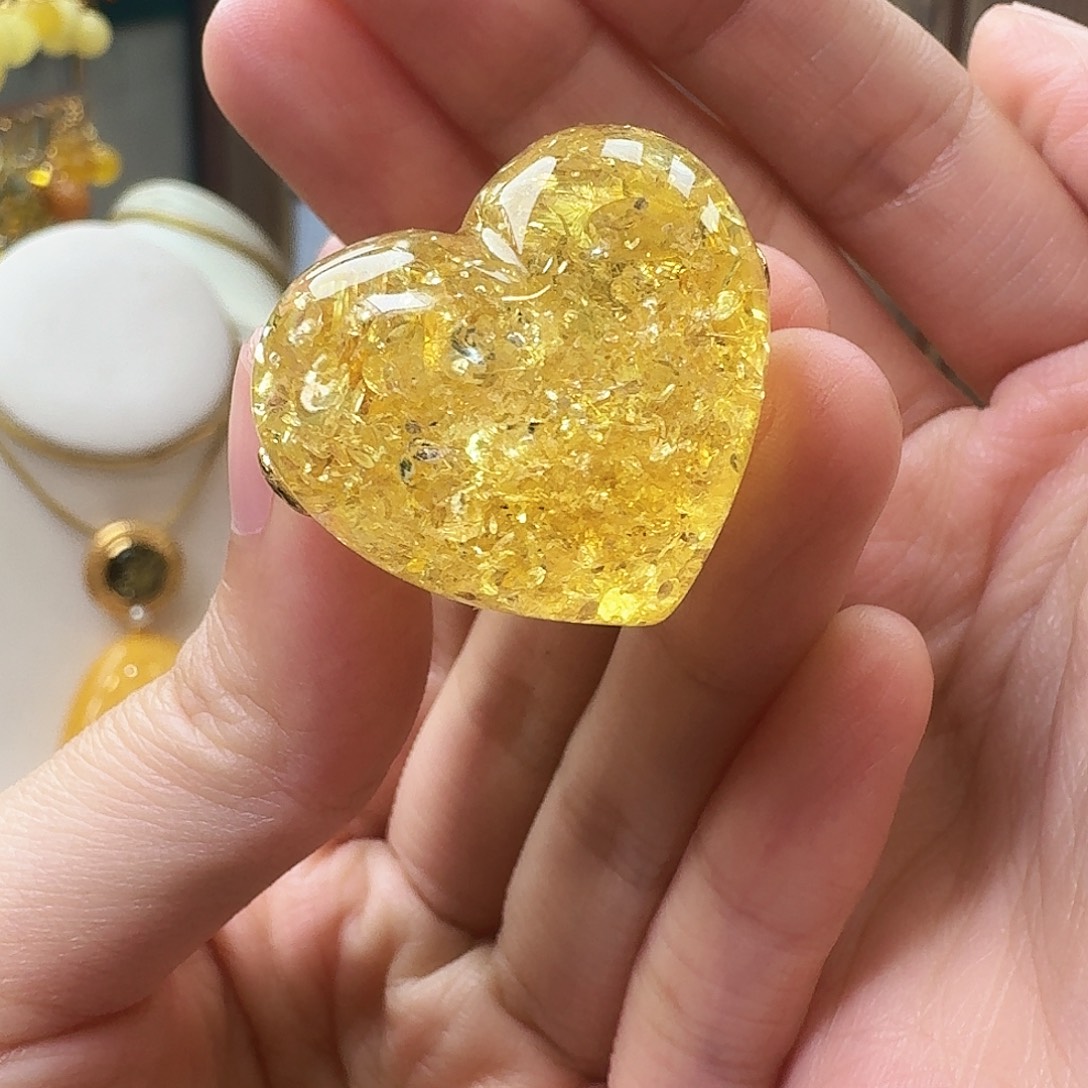 走***儿琥珀未镶嵌颈饰戒指