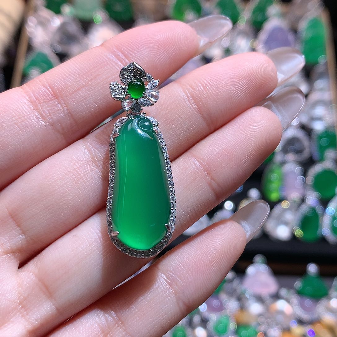 玛瑙/玉髓颈饰银S925镶嵌