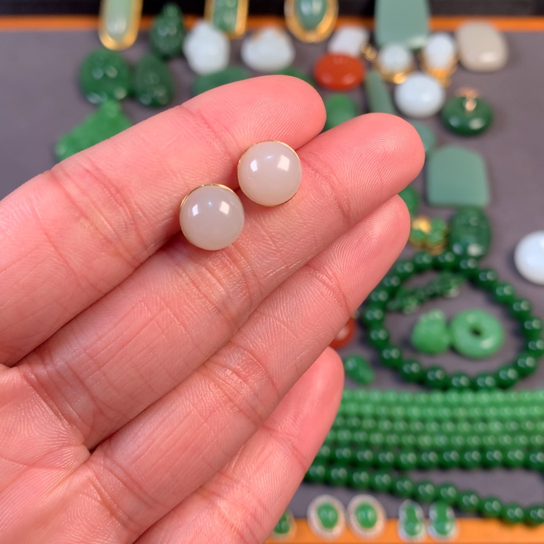 和田玉颈饰18K金镶嵌