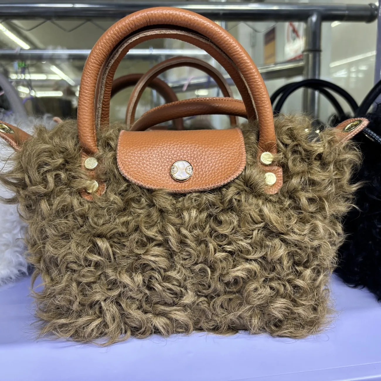 秋冬新款整皮羊羔毛时尚百搭手提斜挎包女士毛茸茸真毛包包