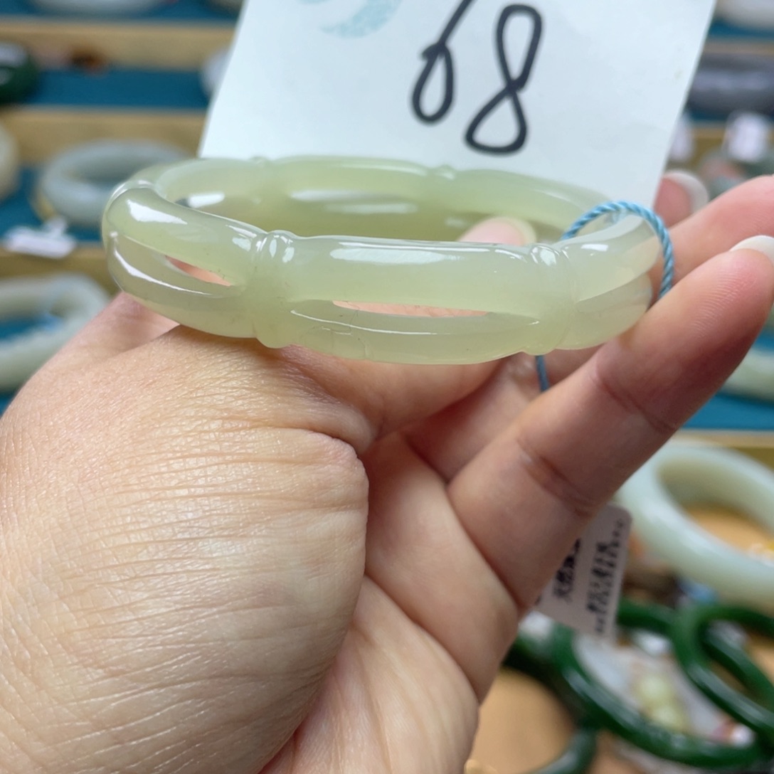 未镶嵌手镯和田玉圈口56