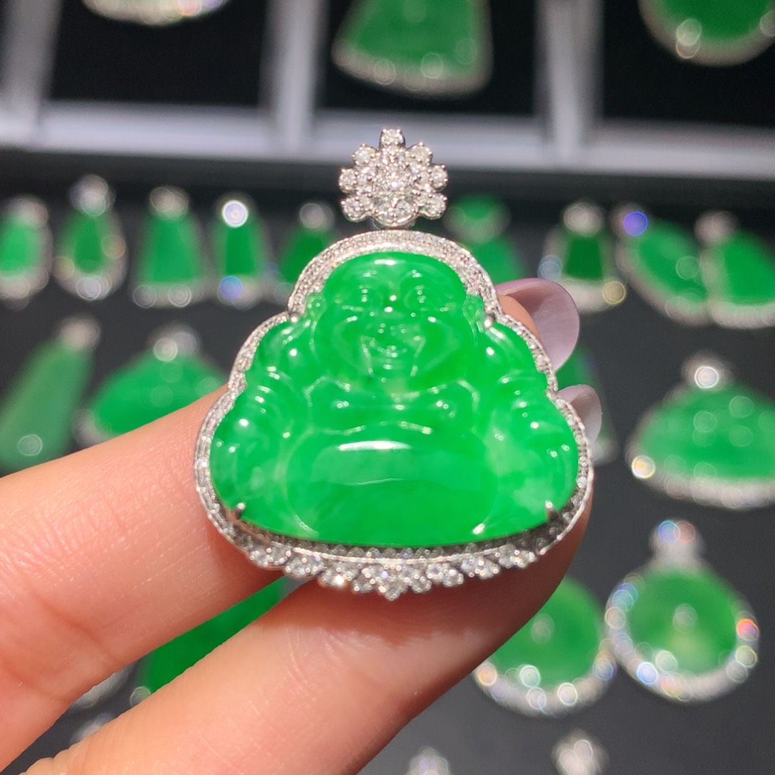 翡翠颈饰18K金镶嵌翡翠