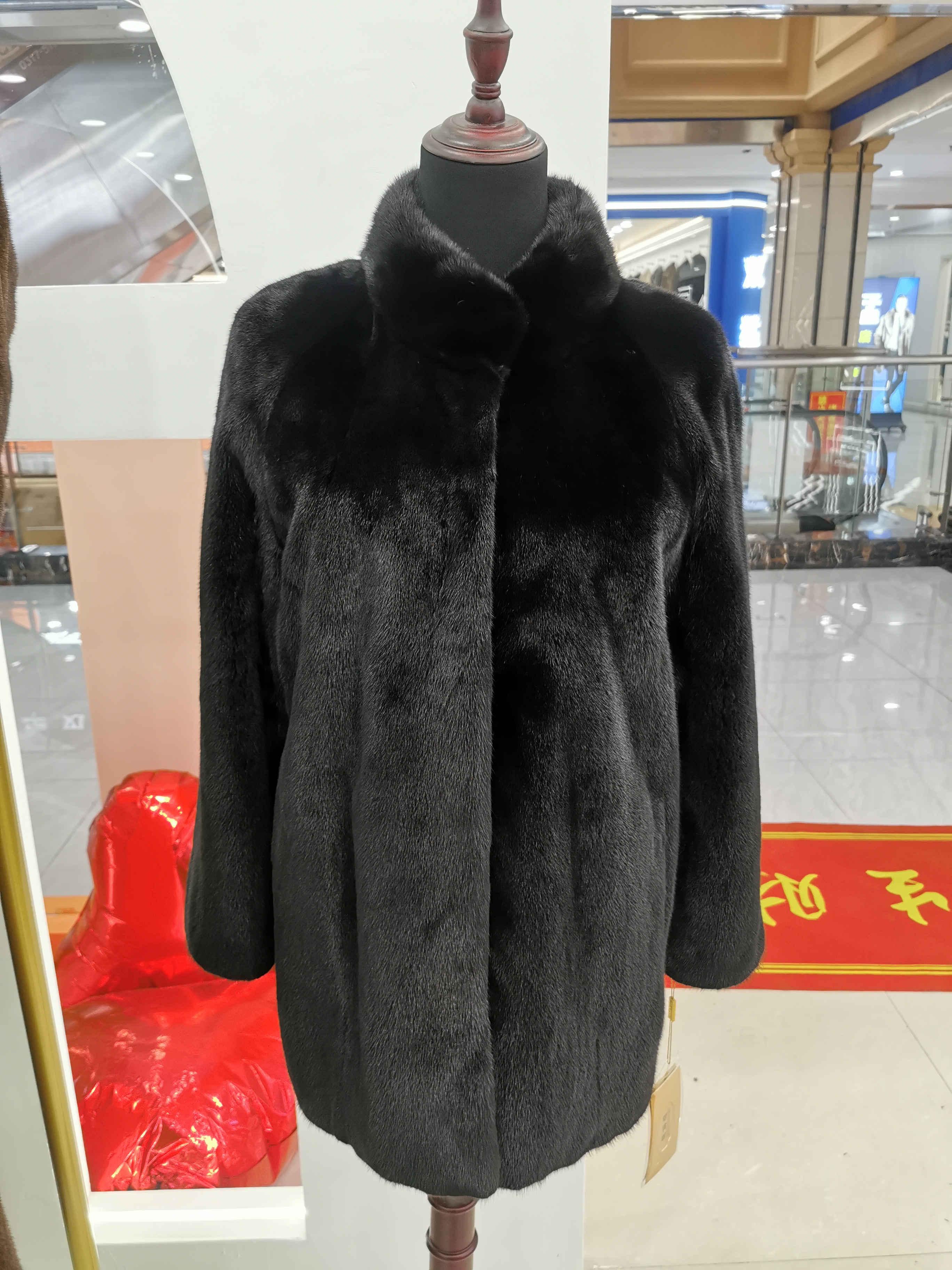 时尚立领外套大衣热销